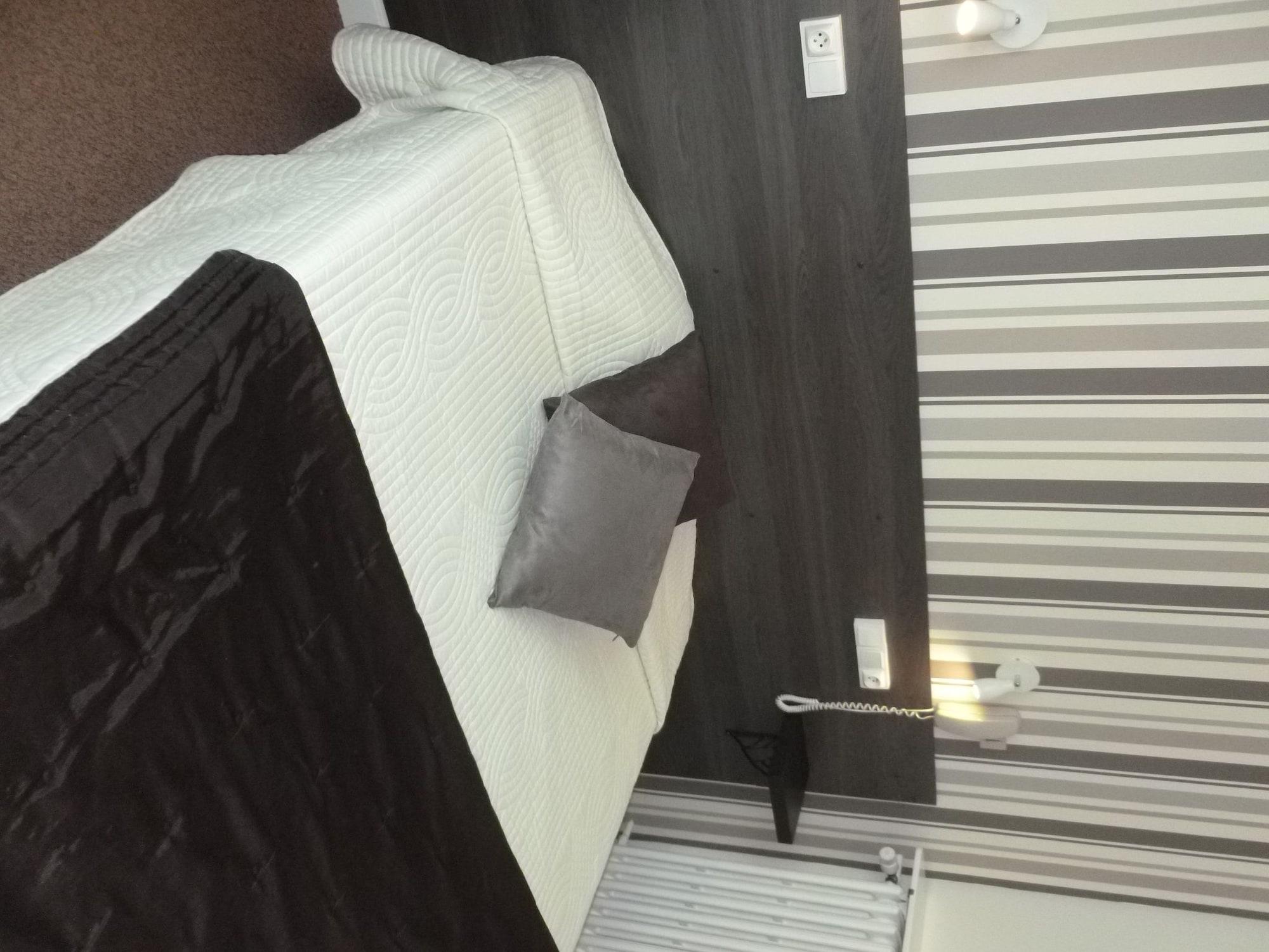 Hotel Richelieu, Le Havre Centre-Ville, Perret Экстерьер фото